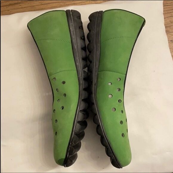 WALDLAUFER GREEN FLATS.  NEW. - Picture 4 of 9